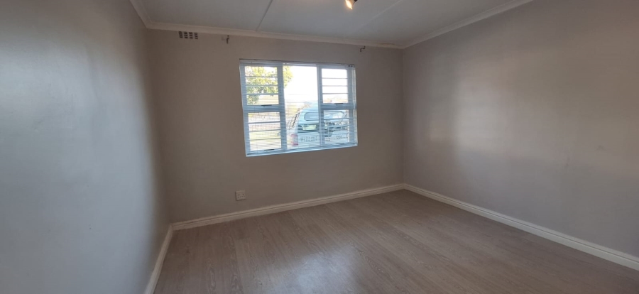 5 Bedroom Property for Sale in Elfindale Western Cape